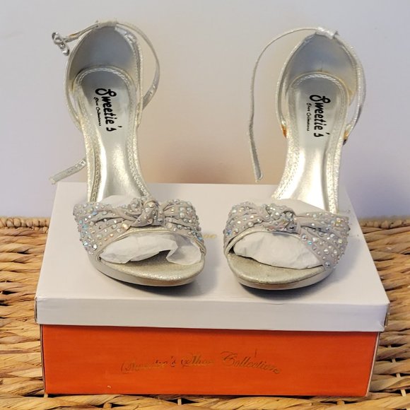 ❣️HP❣️Sweetie's Shoe Collection "Sherri" Jewel silver sequin sandal sz: 7.5 - Picture 2 of 10